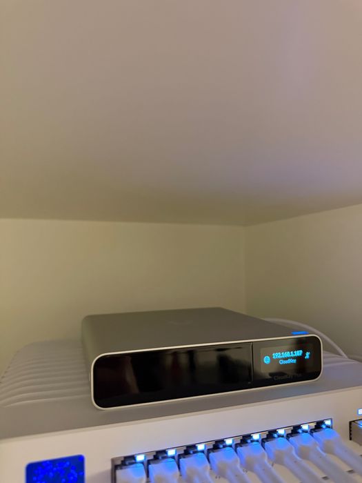 Ubiquiti UniFi CloudKey+ 1TB SSD