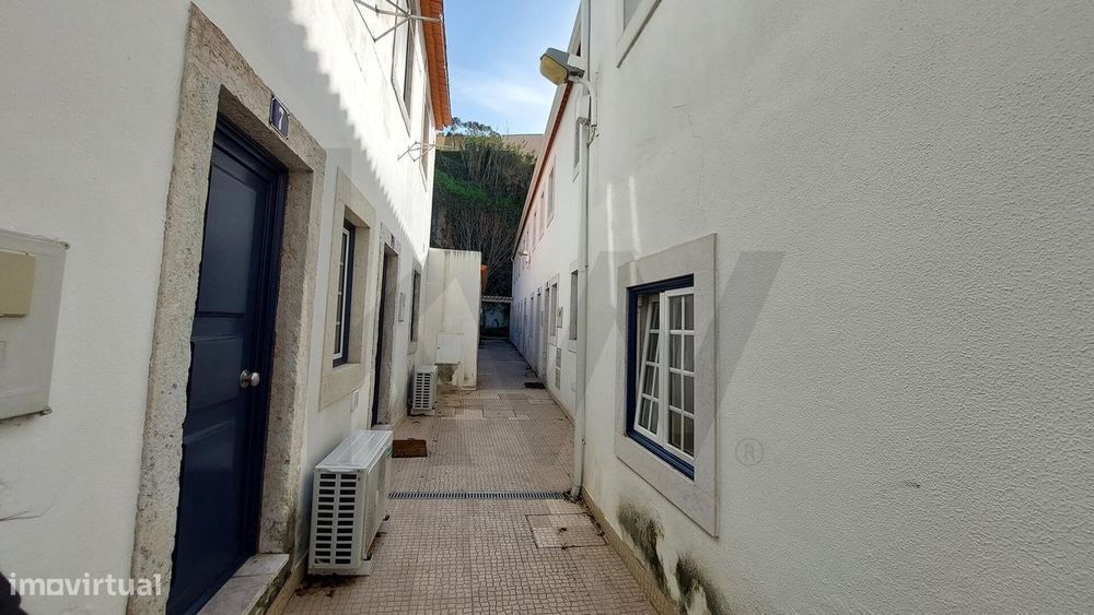 Apartamento T0 remodelado no Condomínio Pátio das Padeiras - Estrela