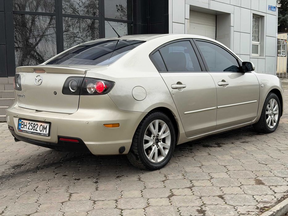 Продам Mazda 3 2008 рік рест 1.6 автомат газ- бензин 4-пок