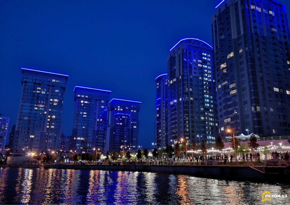 Готовий  діючий бізнес автомийка (+10паркомест у власності))