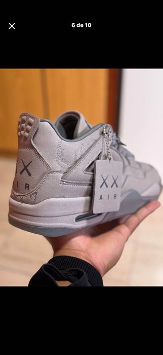 Air Jordan 4 kaws