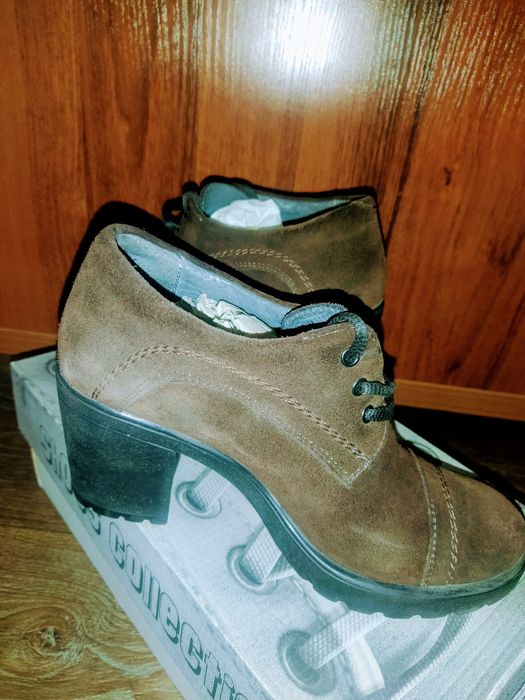 Жіночі туфлі броги замшеві