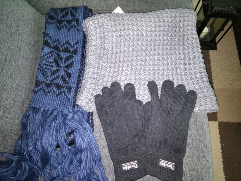 Acessórios homem (gorros, cachecóis, luvas e pulseiras)
