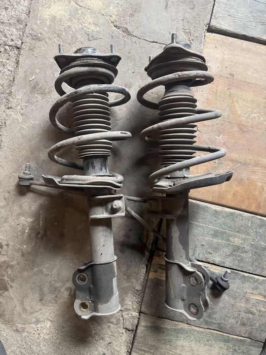 Амортизатор передній пружина в зборі Hyundai Sonata YF