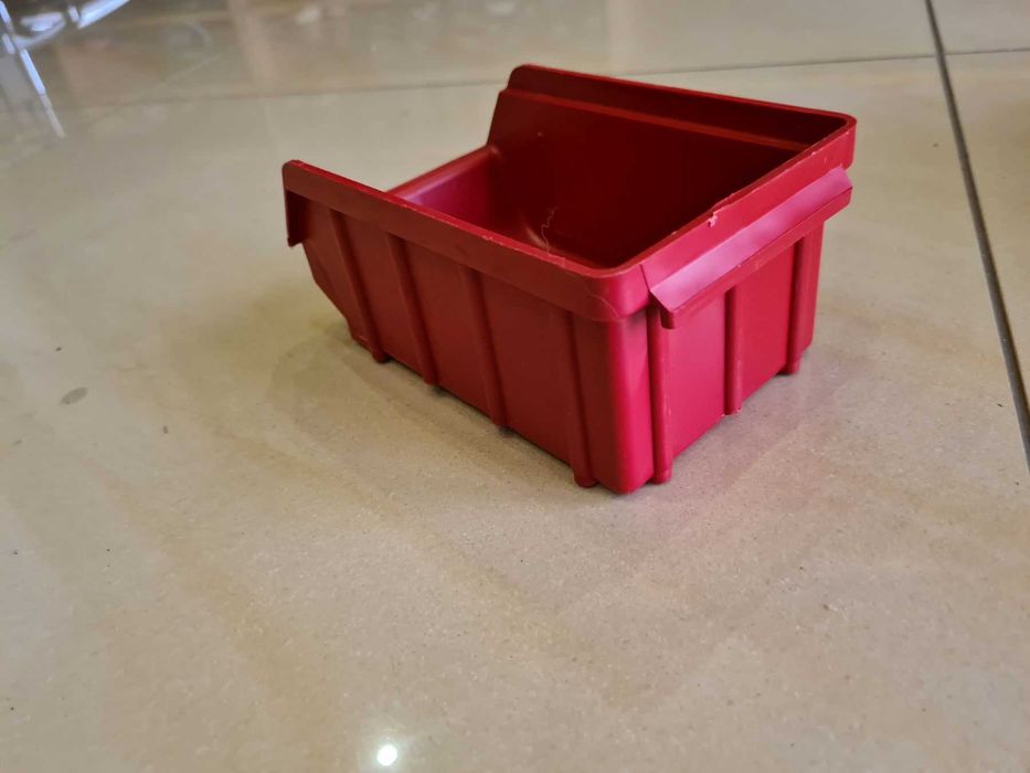 Skrzynki pojemniki plastikowe magazynowe kuweta 17,5/10,5/7,5 SOLIDNA