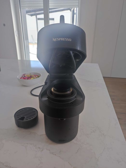 Máquina de Café Nespresso Vertuo