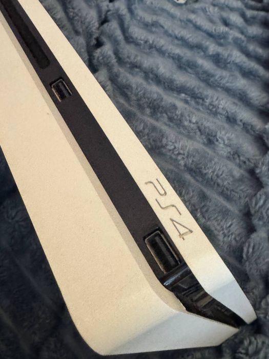 Sony PlayStation 4 slim на запчастини