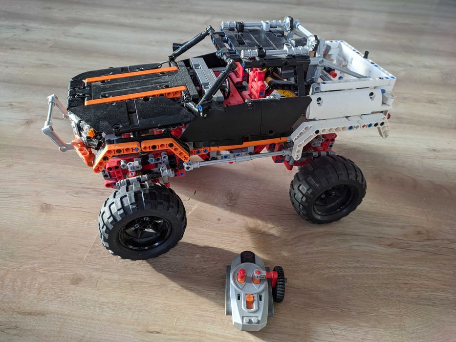 Lego technic remote control cheap 4x4 crawler jeep 9398