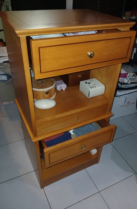 Mesas de cabeceira - 20€ as duas