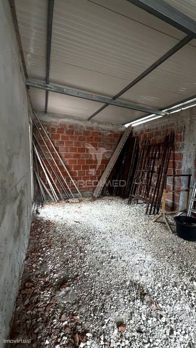 Moradia T3 Em Fase De Acabamento Com Quintal – Excelente Localizaçã...