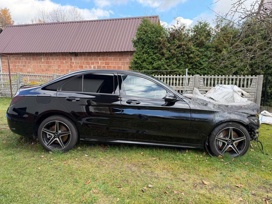 Mercedes Benz C43 AMG uszkodzony