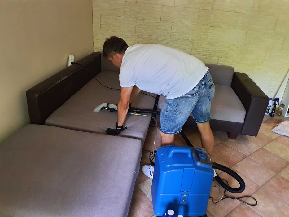 Pranie dywanów i tapicerki meblowej.