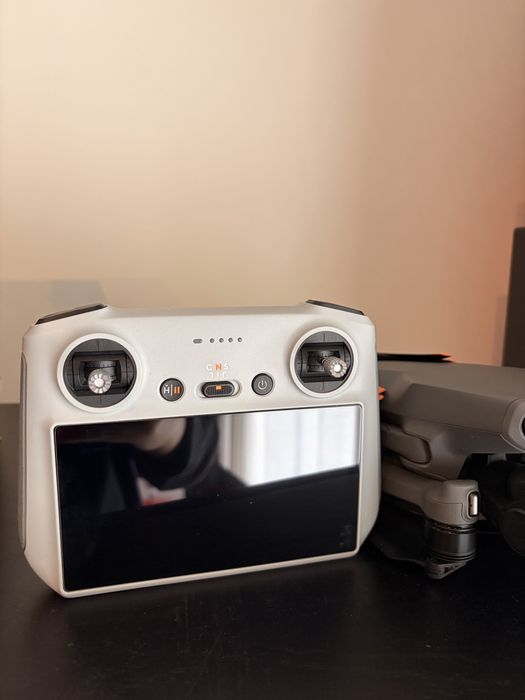 Dji Mavic 3 Hasselblad com Rc com ecra de 2025
