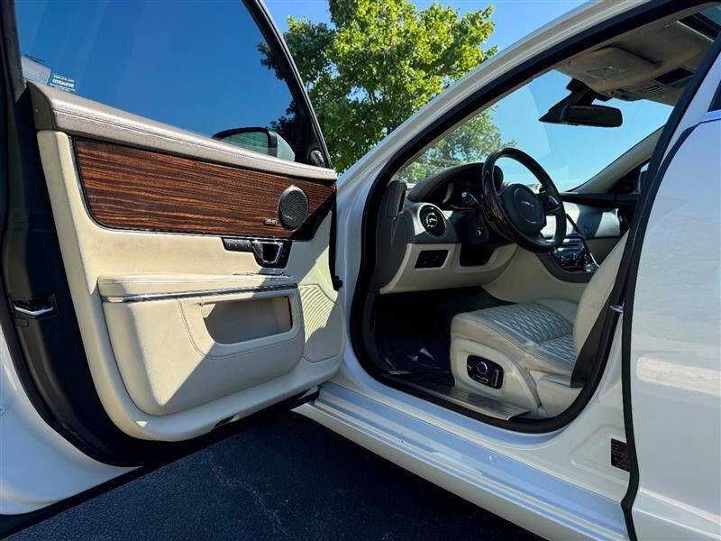2016  Jaguar  XJL