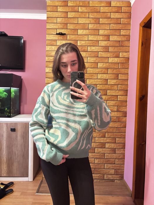 Жіночий  світер.