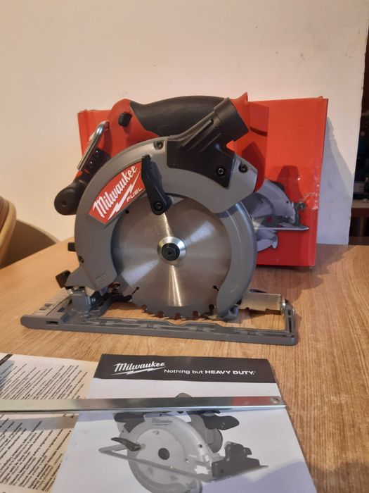 Piła pilarka  tarczowa Milwaukee M18 CCS55