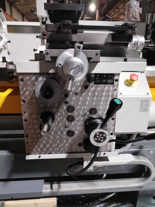 Токарно-гвинторізний верстат ZMM CU400M/1000 (Болгарія)