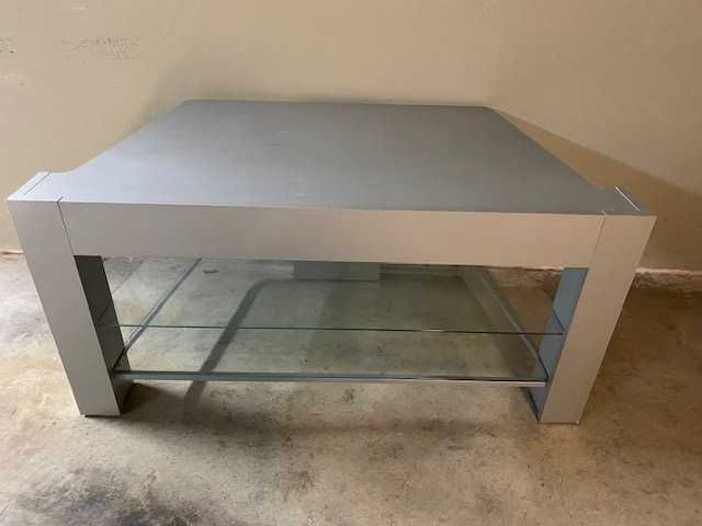 Mesa para televisão e aparelhagem