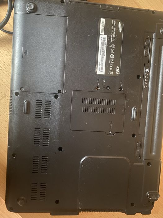 Ноутбук Samsung  NP-R503