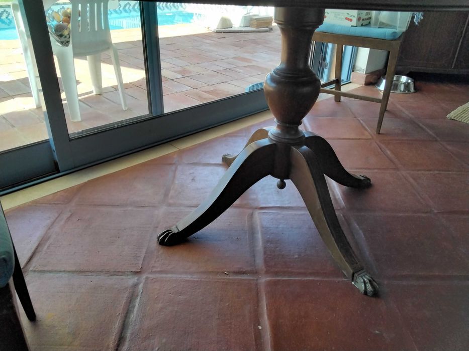 Mesa de jantar estilo inglês