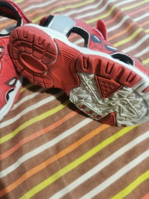 Sandálias homem aranha