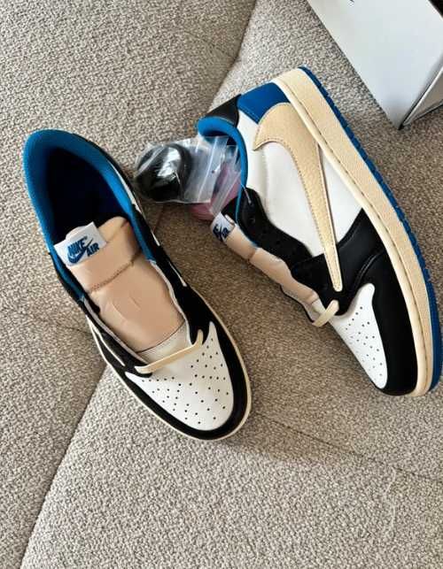 Jordan 1 Retro Low OG SP Fragment x Travis Scott R.41