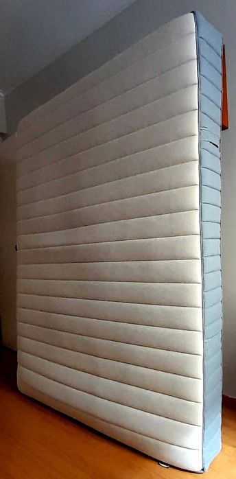 Colchão ikea 140x200cm