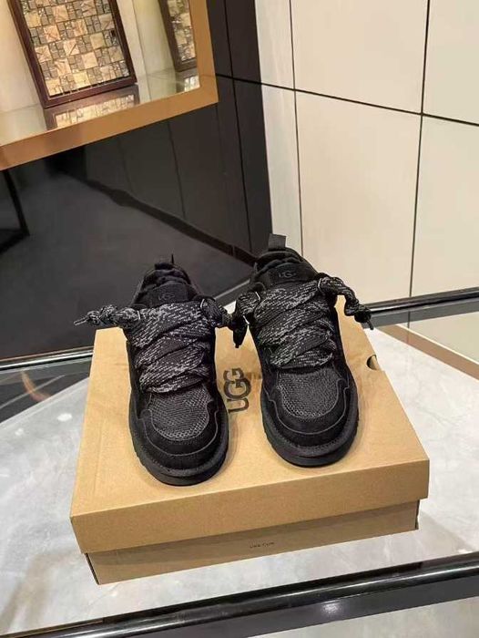 UGG Lowmel Black_R.40