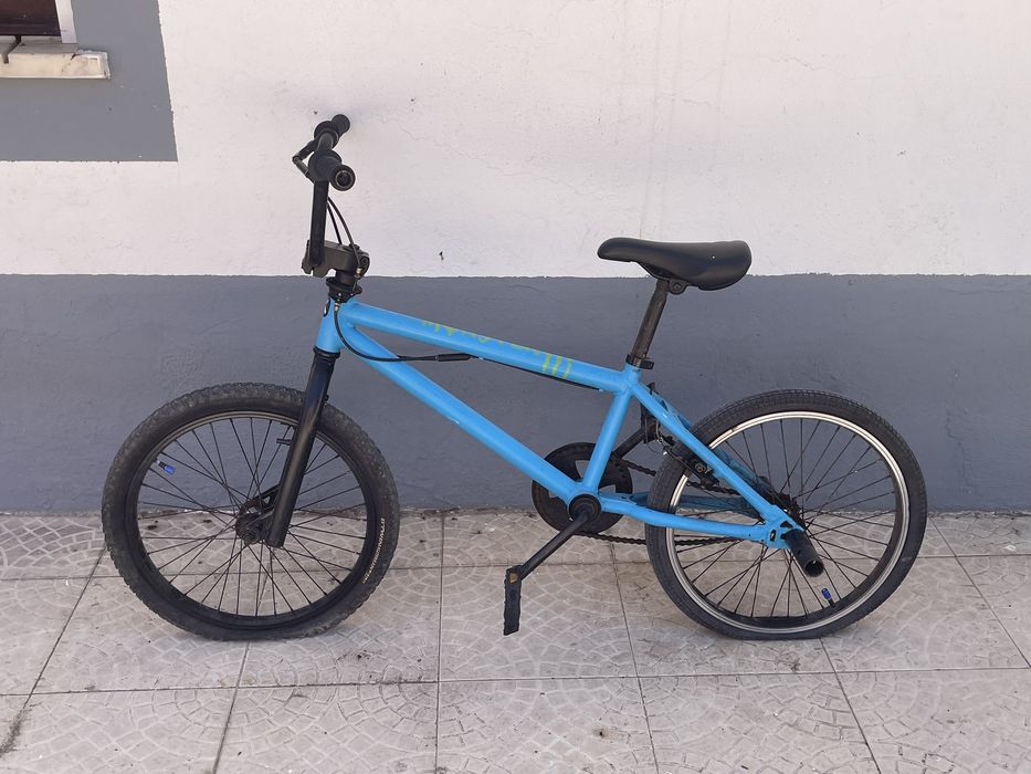 Bmx em bom estado e so preciso mudar a corrente
