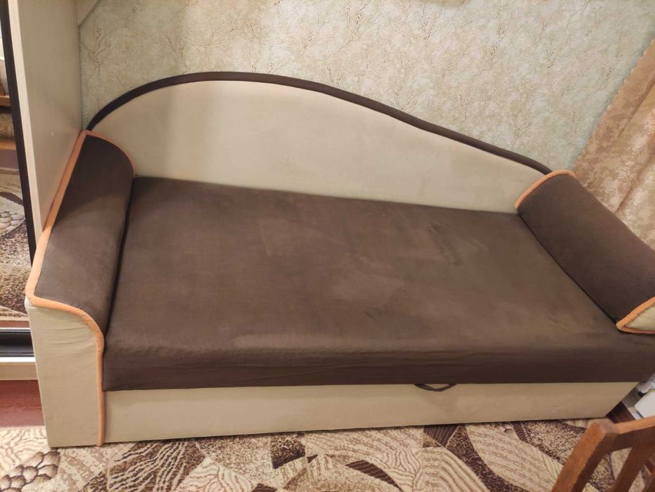 Продаються 2 диванчики