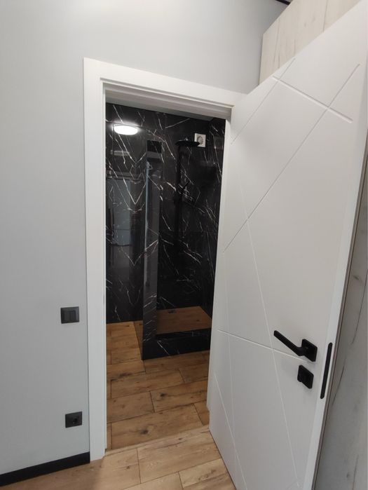 Новий дизайнерський ремонт 1 кімнатна біля парку!