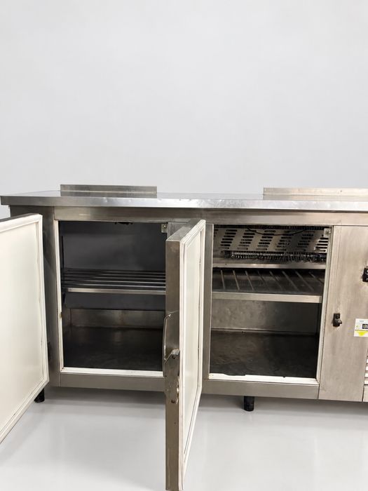 Balcão Frigorífico com 3 Portas e 2 Temperaturas.