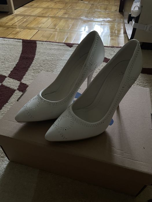 Взуття на весілля