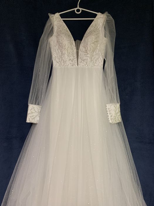 Нова весільна сукня