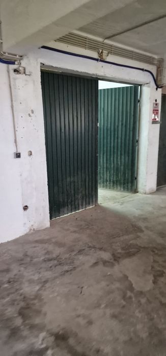 Aluga-se garagem Seixal