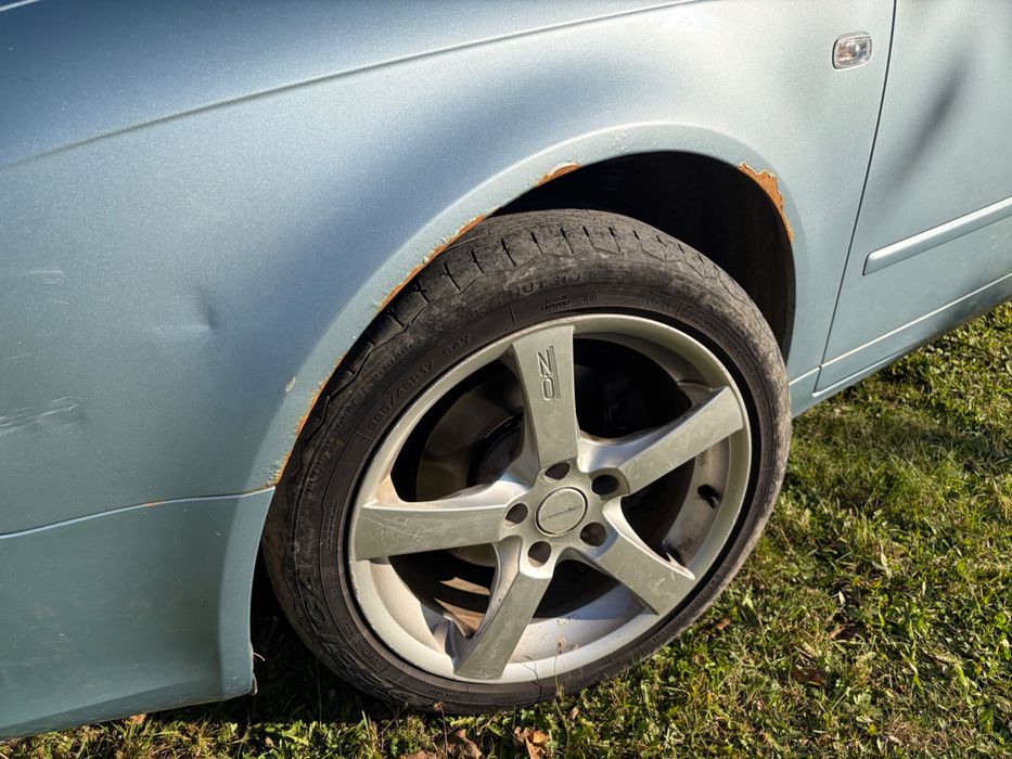 Audi A4 B7 1.9 TDI kombi błękitne