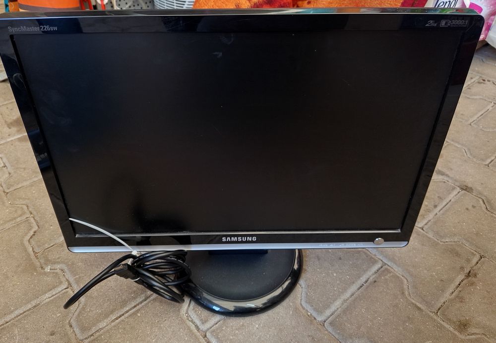 Monitor Samsung 226BW sprawny 
N