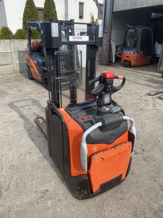 Paleciak elektryczny z masztem Toyota SPE140L 2020r. z Niemiec 800mH