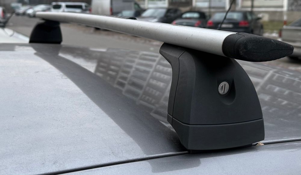 Belki dachowe Thule + stopy Renault Clio III