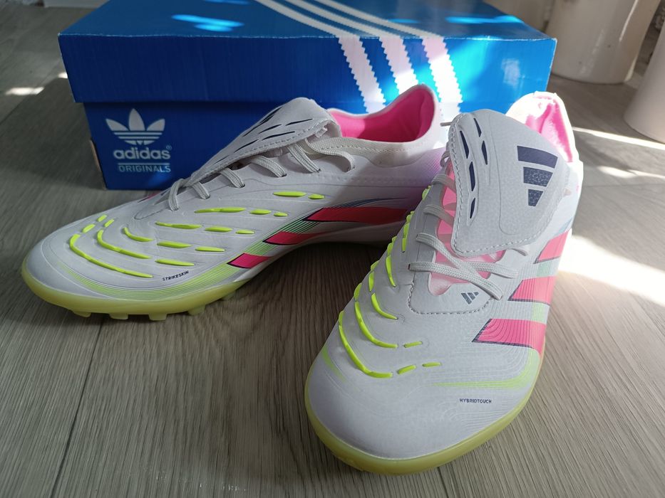 Бутси Adidas Predator 42 р.
