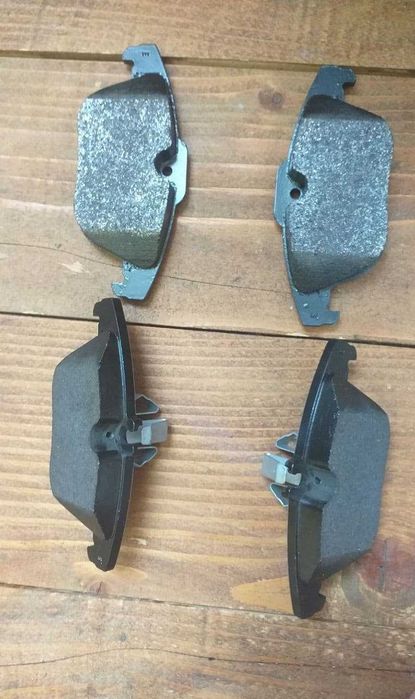 Тормозні колодки Mercedes C204/C207