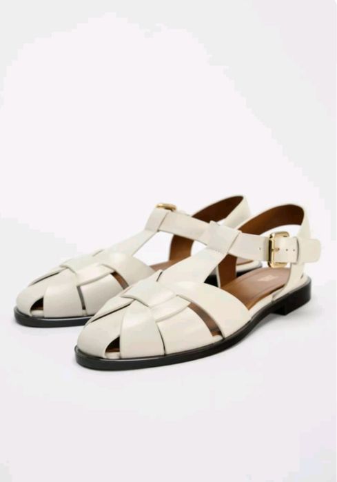 Босоножки ZARA 42 размер, новые.