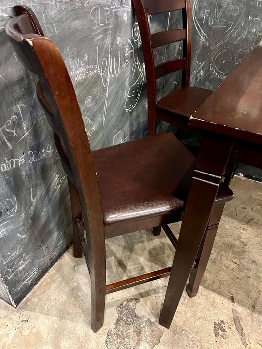 Mesa com cadeiras