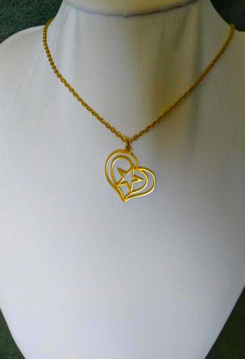 Colar Aço Dourado e Coração c/ Estrela Dentro NOVO