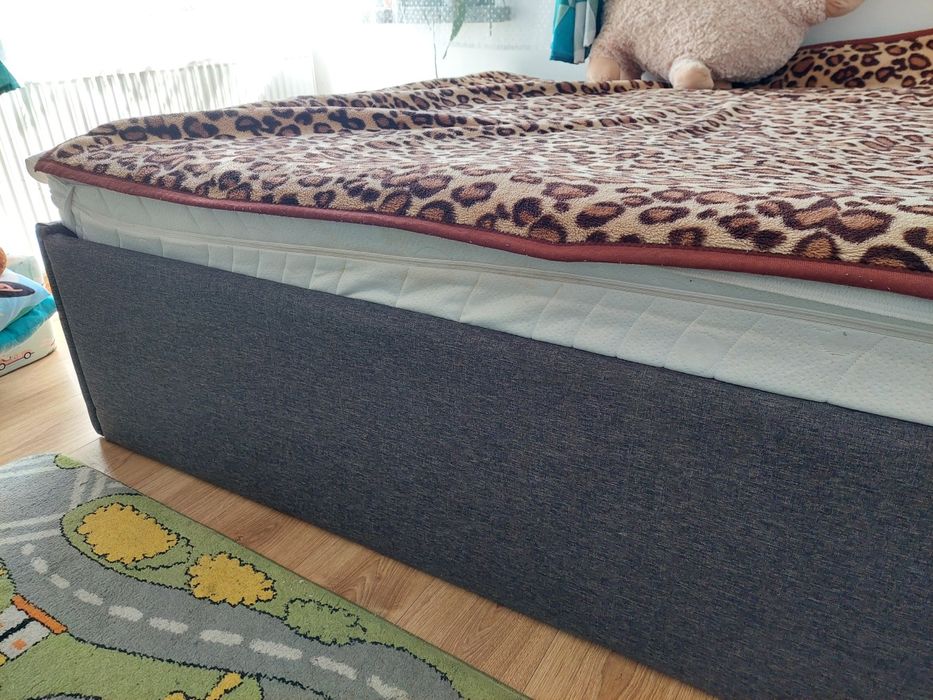 Łóżko 160x200 kontynentalne tapicerowane z materacem