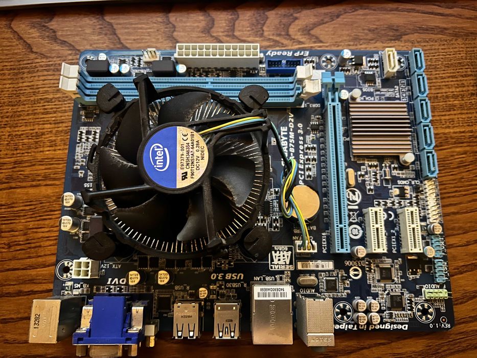 Gigabyte GA-B75M-D2V