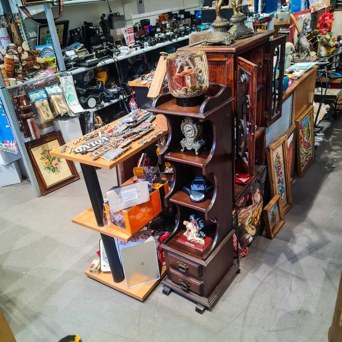 Estante/Armário Antigo Madeira – 107×31 cm – 3 Prateleiras + 2 Gavetas