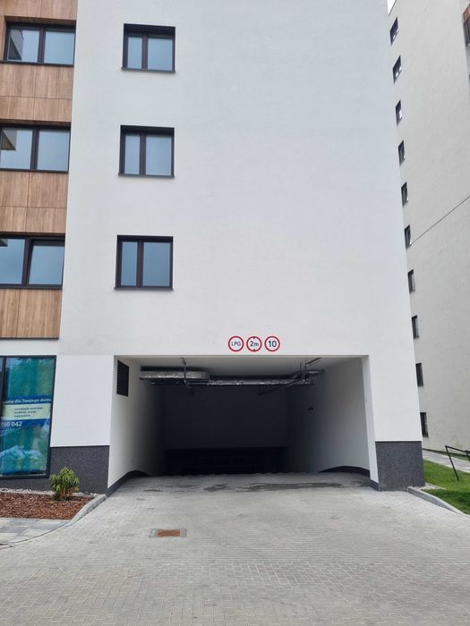 Miejsce parkingowe w garażu podziemnym os. Panorama ul. Pstrowskiego 7 C