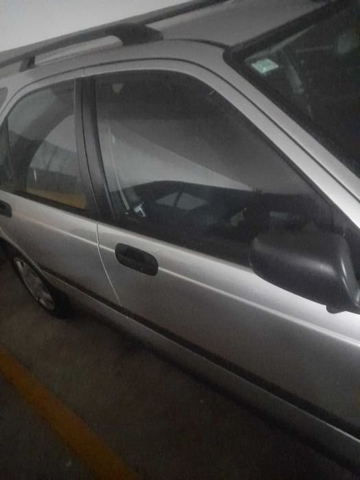 Carro honda cinzento