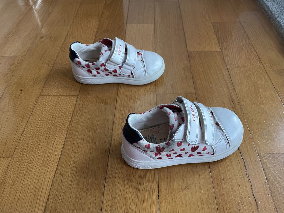 Sapatos  com corações menina Geox 25